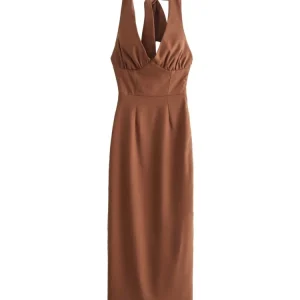 sleeveless backless maxi dress