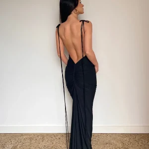 sleeveless backless maxi dress